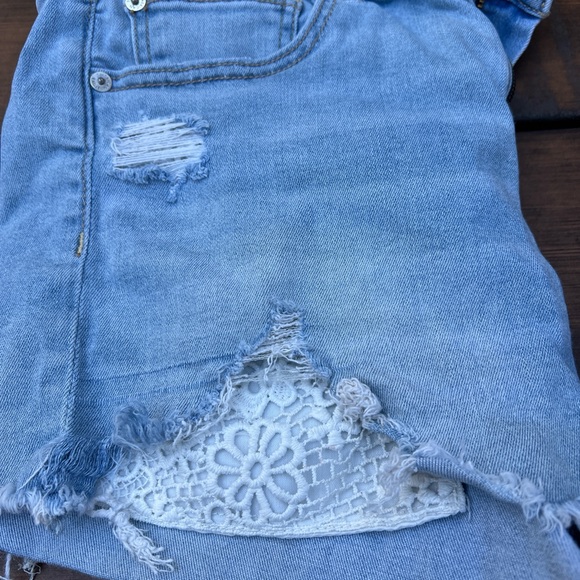 American Eagle Outfitters Light Blue Ripped Jean Shorts - Picture 3 of 5